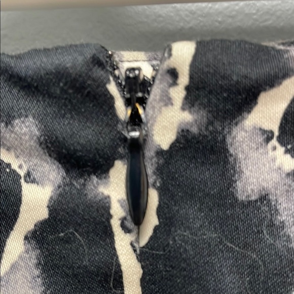 EUC Massimo Stretch Size 4 Leopard Print  Pencil Skirt with Pockets - Picture 4 of 6